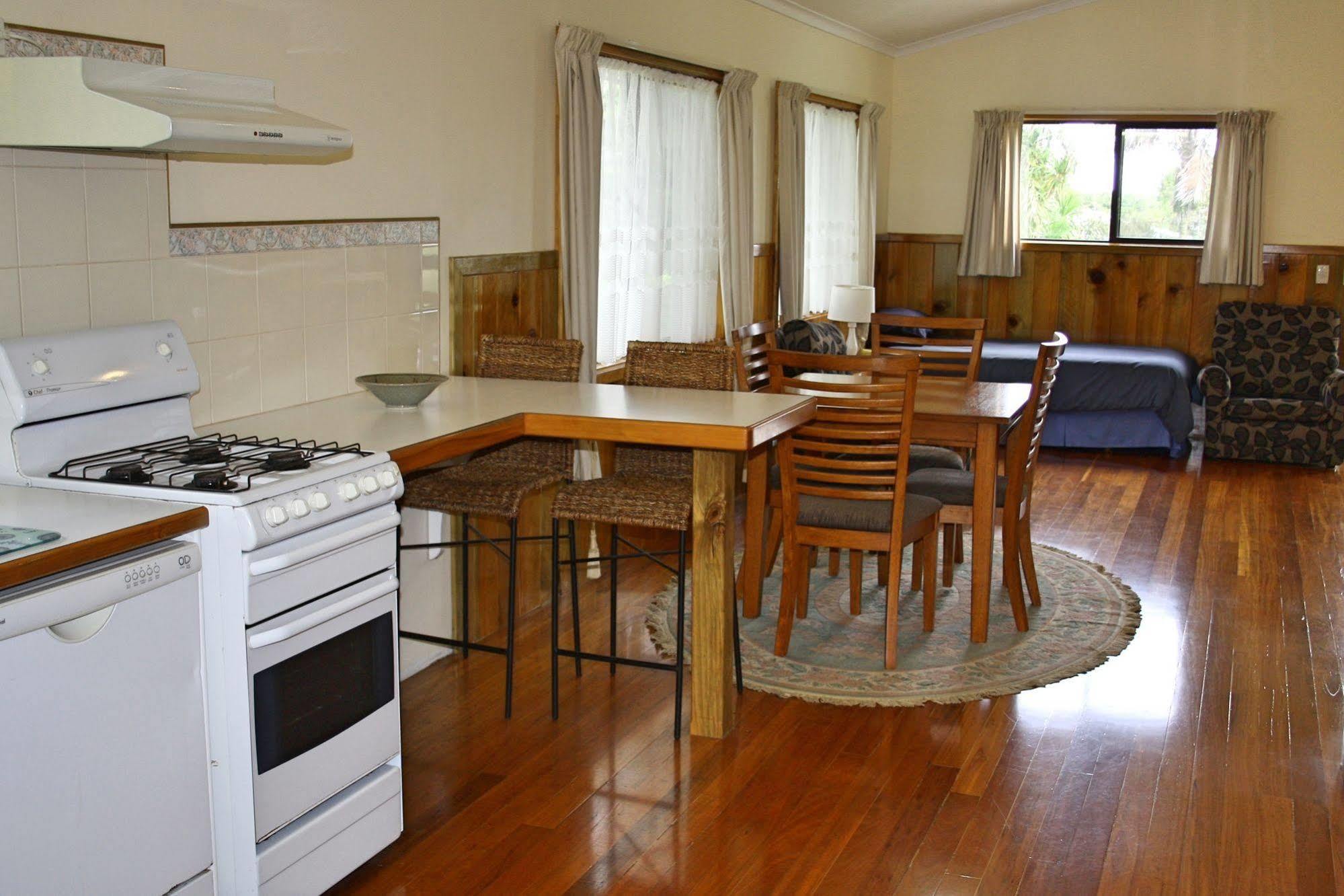 Tau Gardens Hotel Norfolk Island Buitenkant foto
