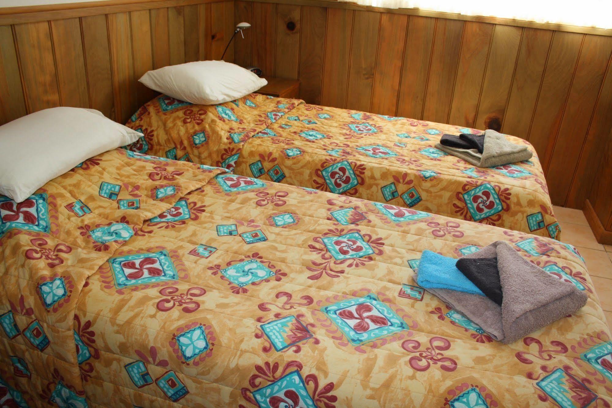 Tau Gardens Hotel Norfolk Island Buitenkant foto