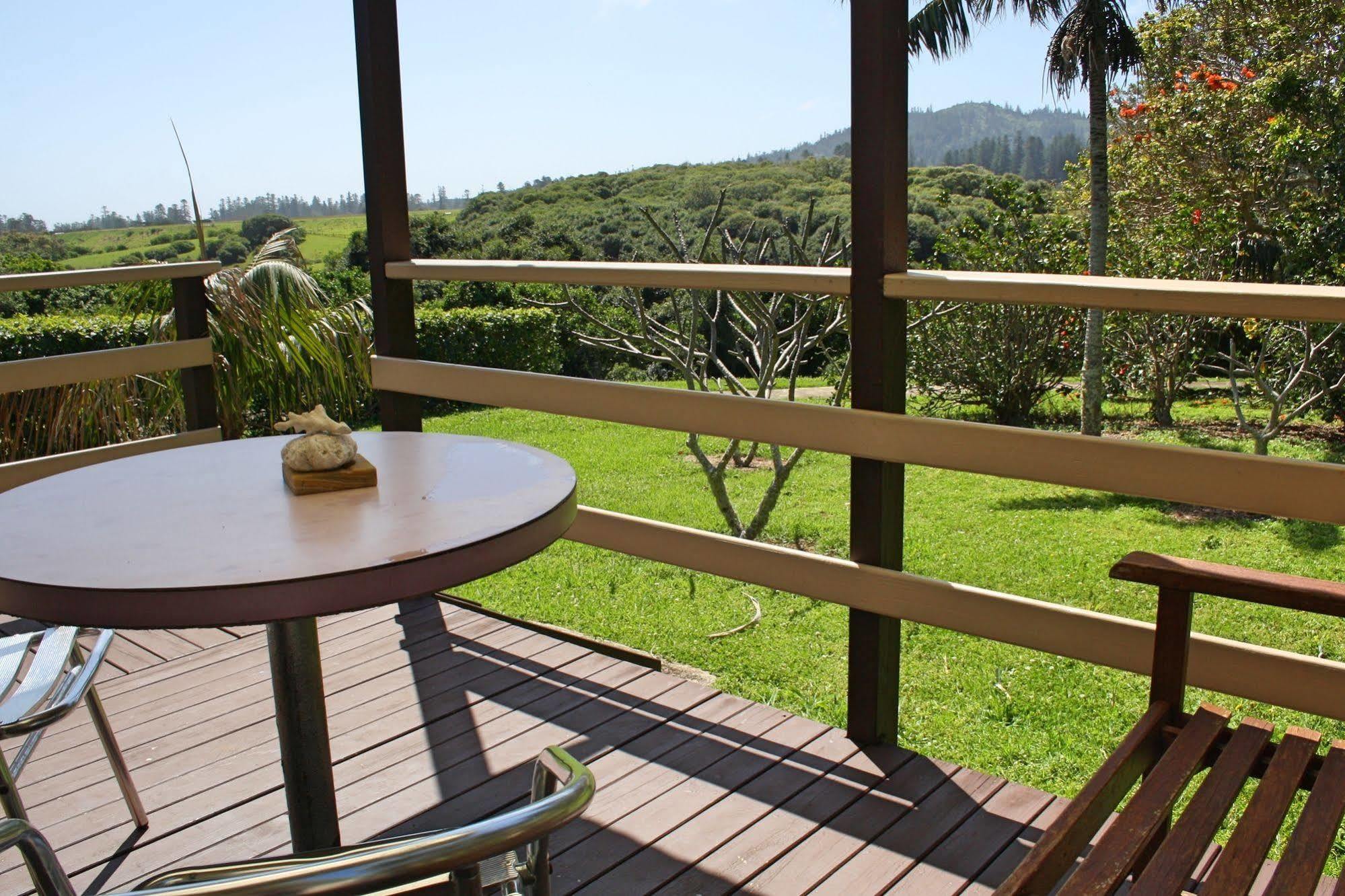 Tau Gardens Hotel Norfolk Island Buitenkant foto